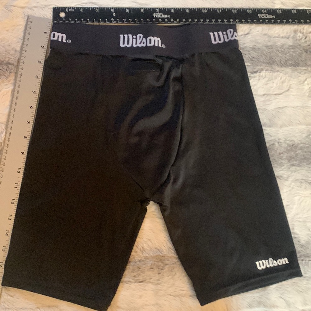 🪨🪨Adult small Wilson compression shorts